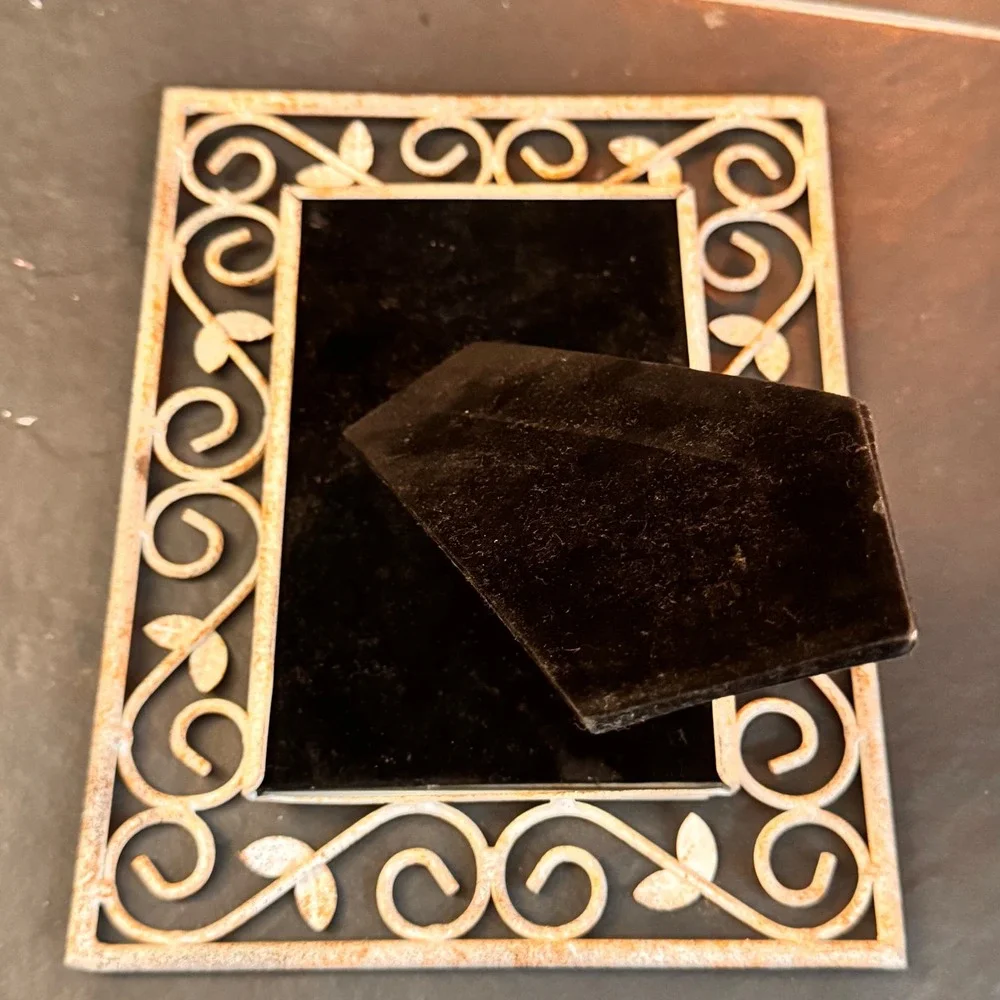 VTG Ornate Scroll Metal 4x6 Photo Frame Tabletop Display Vintage‎ Rustic Ivory